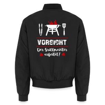 Der Grillmeister arbeitet Grillsprüche BBQ Party - Unisex Bomberjacke - Schwarz - Hinten - AI Model Male 185 light (185cm)