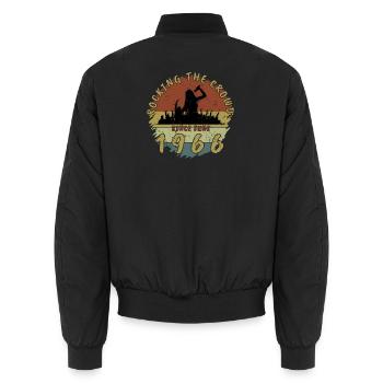 60. Geburtstag Rocking the crowd SNG 06/1966 - Unisex Bomberjacke - Schwarz - Hinten - AI Model Male 185 light (185cm)