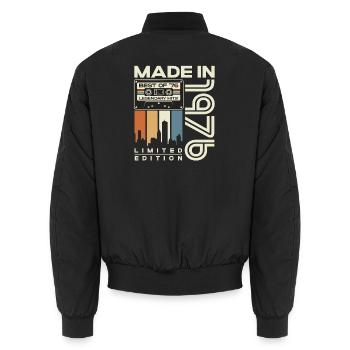 1976 Jahrgang Geburtstag Vintage Retro Geschenk - Unisex Bomberjacke - Schwarz - Hinten - AI Model Male 185 light (185cm)