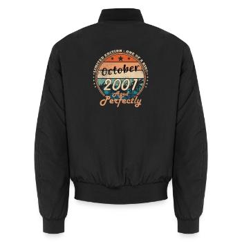 25. Geburtstag Geschenk Mann Original Oktober 2001 - Unisex Bomberjacke - Schwarz - Hinten - AI Model Male 185 light (185cm)