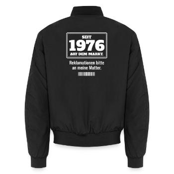 Seit 1976 auf dem Markt - 50. Geburtstag Lustig - Unisex Bomberjacke - Schwarz - Hinten - AI Model Male 185 light (185cm)