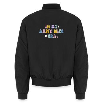 In meiner Armee-Ehefrau-Ära Militär-Ehepartner-Geschenk - Unisex Bomberjacke - Schwarz - Hinten - AI Model Male 185 light (185cm)