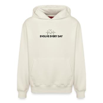 Evolve Every Day Shirt – Growth Mindset Print - Relaxed Unisex Organic Hoodie – von SPREAD - Naturweiß - Vorne - AI Model Female 172 dark (172cm) & AI Model Male 178 light (178cm)