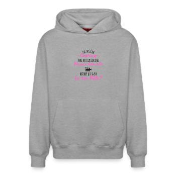 casting pour une Mamie géniale - Humour Grand-Mère - Sweat à capuche unisexe décontracté en coton biologique – de SPREAD - gris chiné - Devant - AI Model Female 172 dark (172cm) & AI Model Male 178 light (178cm)