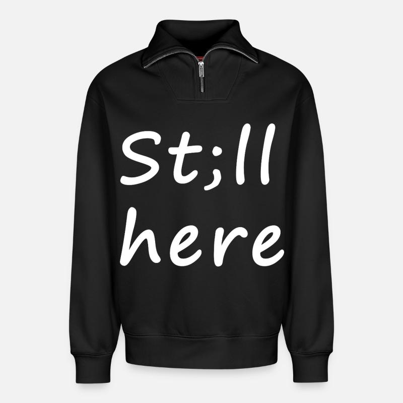 St;ll here – still not silent - Relaxed Unisex Organic Half Zip Sweatshirt – von SPREAD - Schwarz
