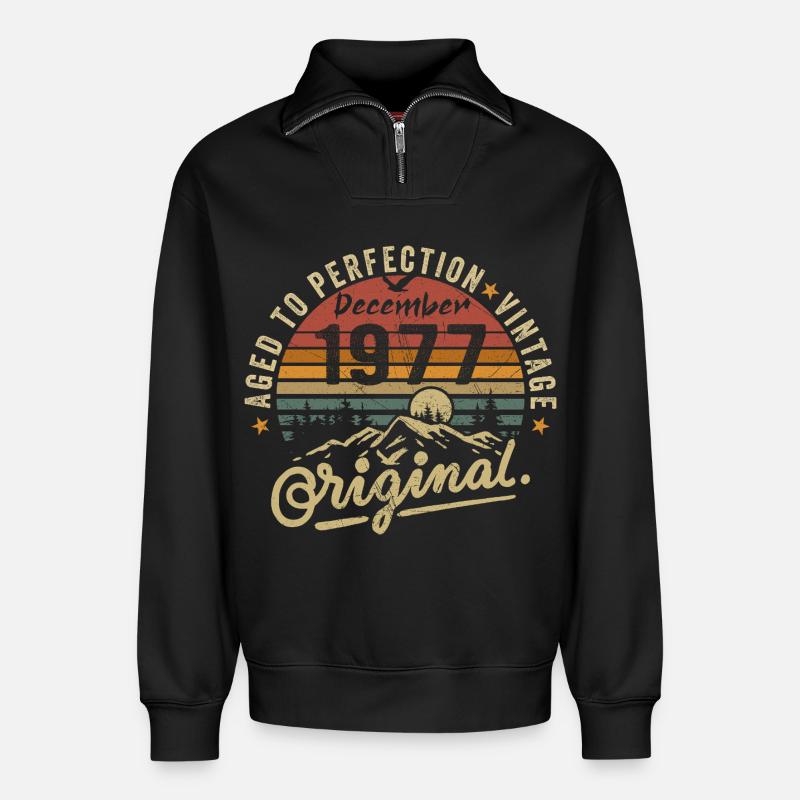 Legenden wurden im Dezember 1977 - Relaxed Unisex Organic Half Zip Sweatshirt – von SPREAD - Schwarz