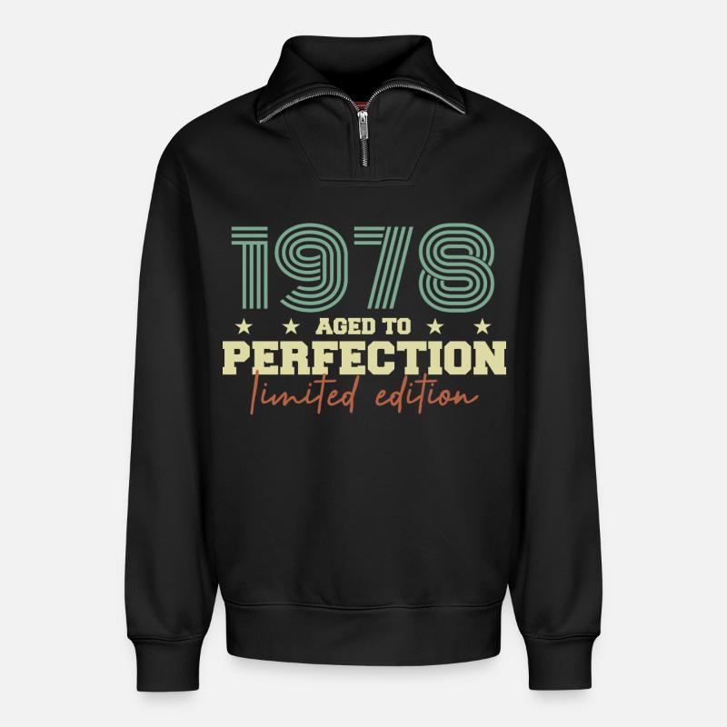 1978 - Relaxed Unisex Organic Half Zip Sweatshirt – von SPREAD - Schwarz