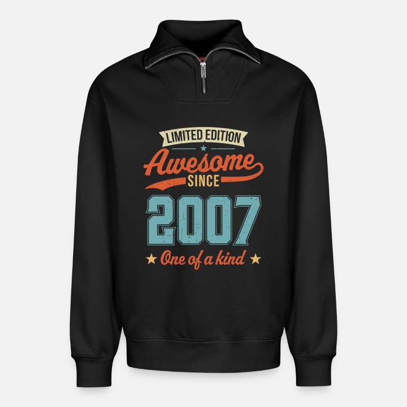 Genial seit 2007 - Relaxed Unisex Organic Half Zip Sweatshirt – von SPREAD - Schwarz