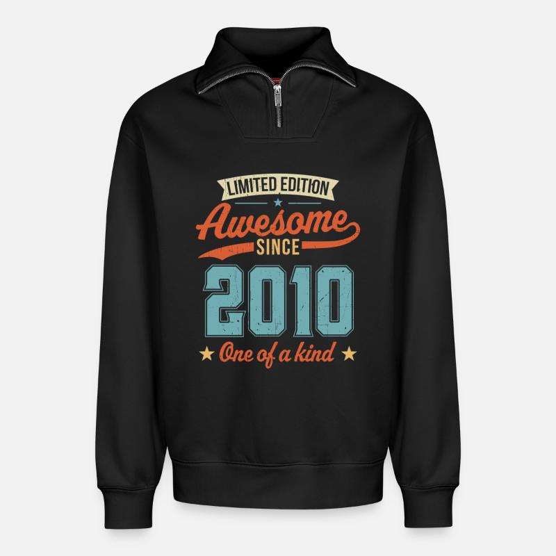 Genial seit 2010 - Relaxed Unisex Organic Half Zip Sweatshirt – von SPREAD - Schwarz