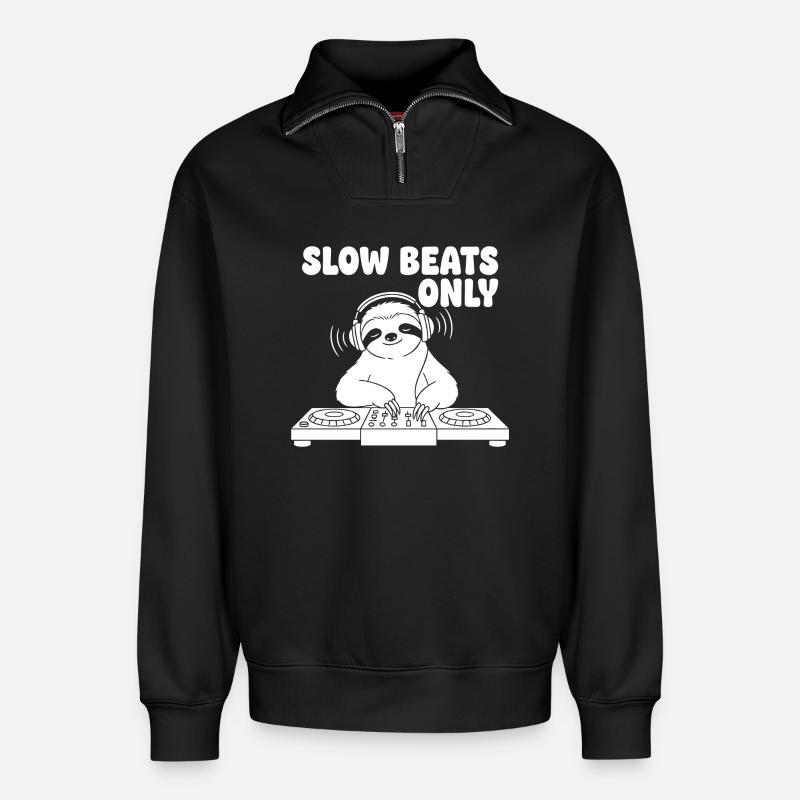 Slow Beats Sloth DJ - Relaxed Unisex Organic Half Zip Sweatshirt – von SPREAD - Schwarz