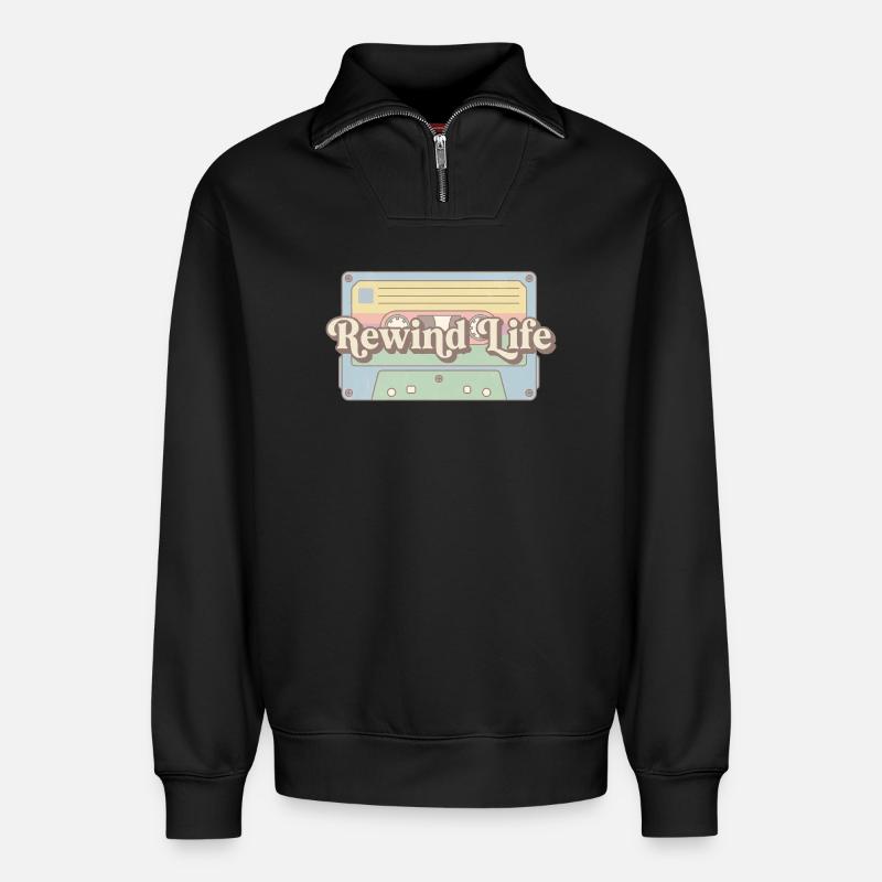 Rewind Life Retro Kassette - Relaxed Unisex Organic Half Zip Sweatshirt – von SPREAD - Schwarz