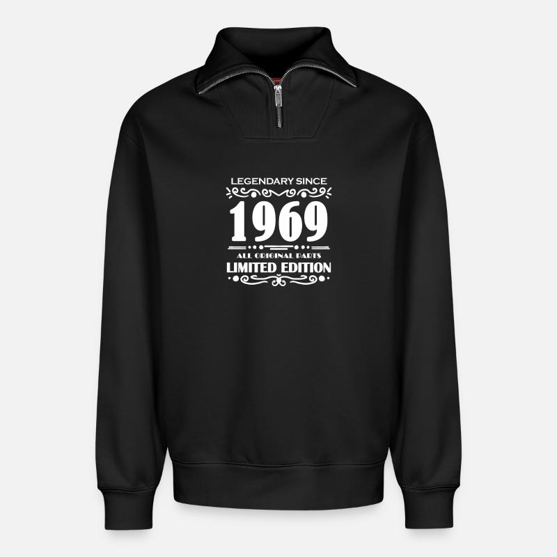 1969 - Relaxed Unisex Organic Half Zip Sweatshirt – von SPREAD - Schwarz
