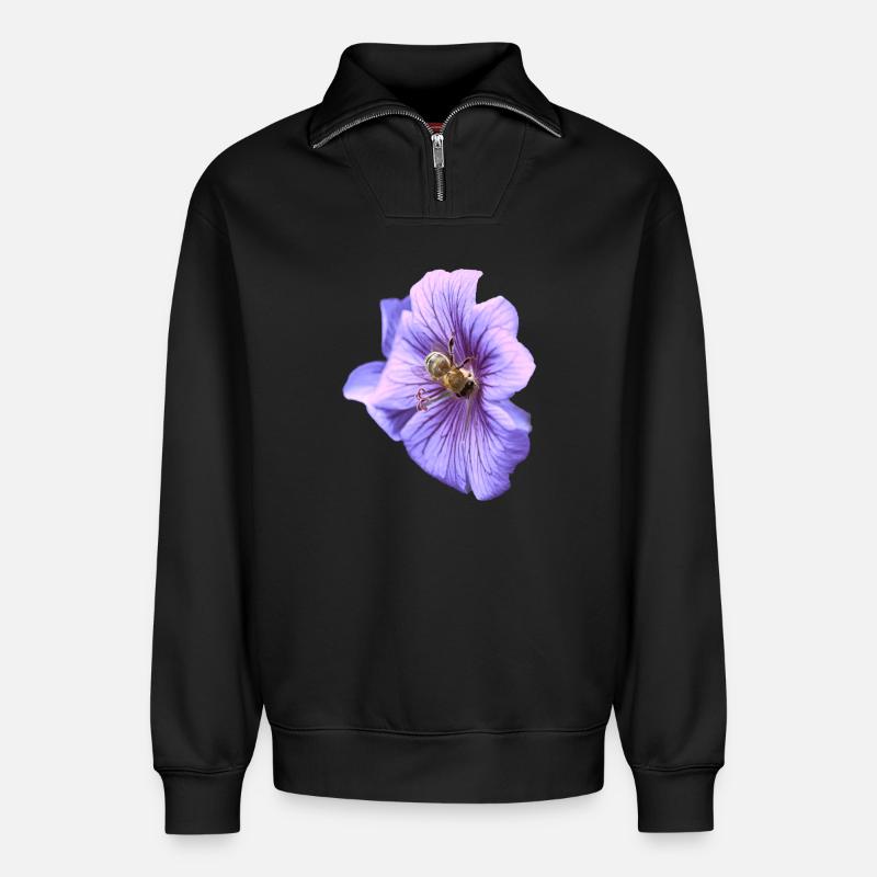 Violette Blüte mit Biene - Relaxed Unisex Organic Half Zip Sweatshirt – von SPREAD - Schwarz