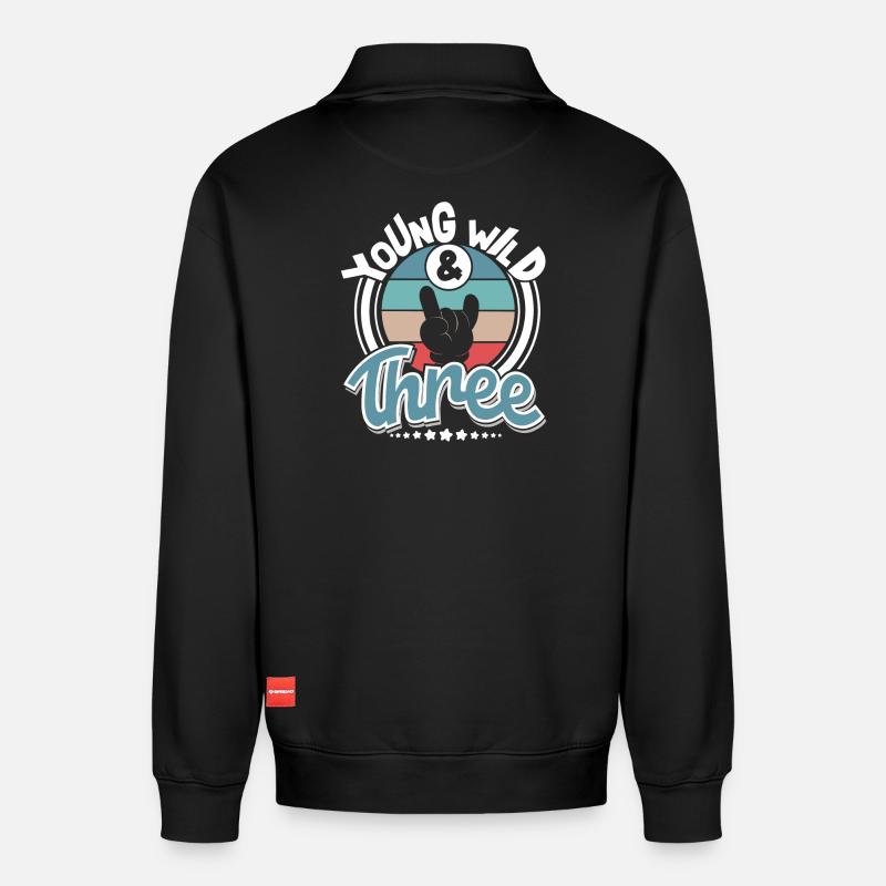 Young Wild And Three - Relaxed Unisex Organic Half Zip Sweatshirt – von SPREAD - Schwarz