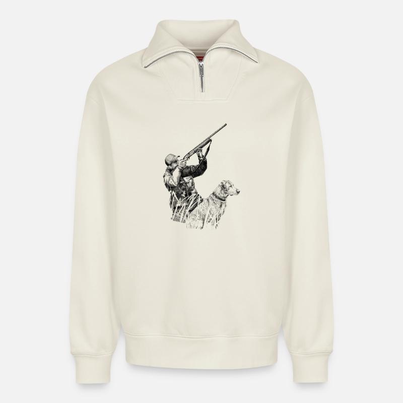 Jäger mit Hund - Relaxed Unisex Organic Half Zip Sweatshirt – von SPREAD - Naturweiß