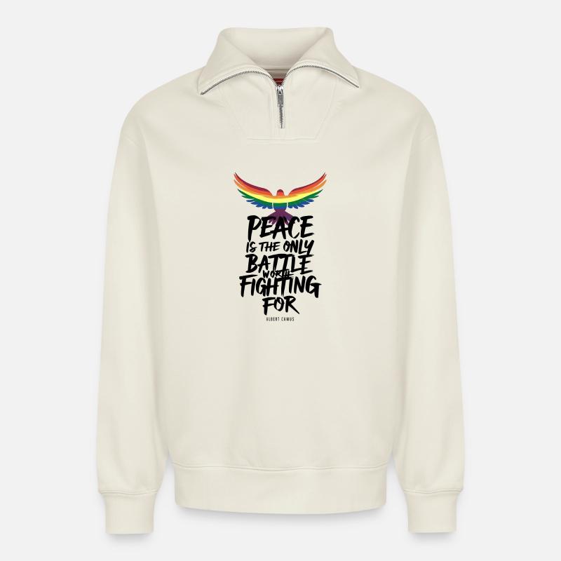 Feuriger Regenbogen-Zungenflug mit Friedensbotschaft - Relaxed Unisex Organic Half Zip Sweatshirt – von SPREAD - Naturweiß