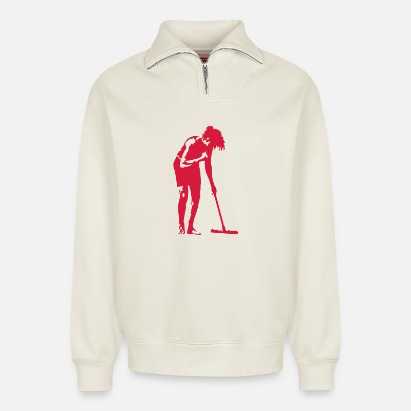 Frau beim Putzen - Relaxed Unisex Organic Half Zip Sweatshirt – von SPREAD - Naturweiß