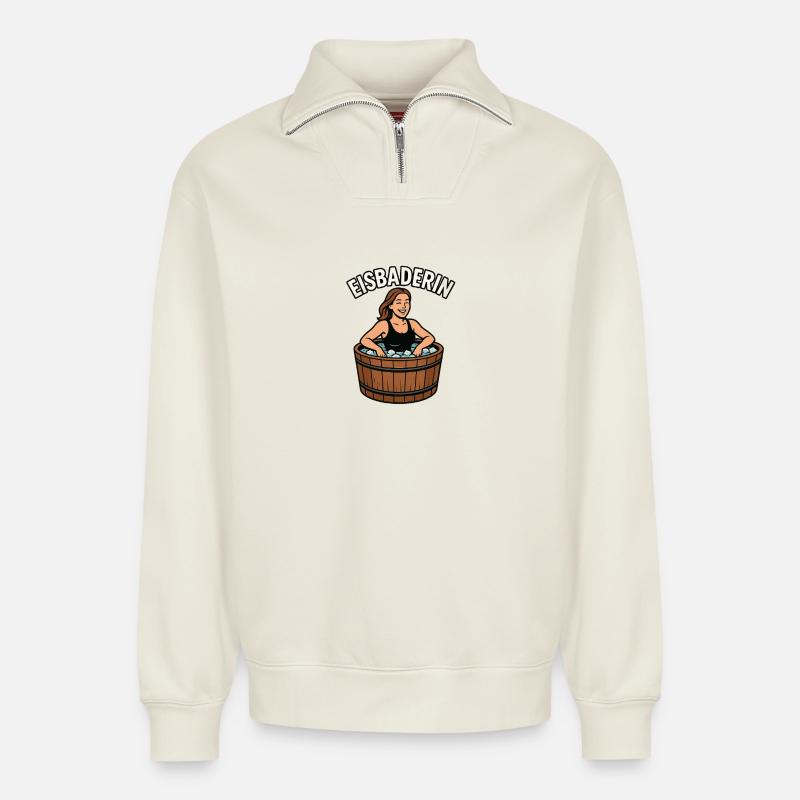 Eisbaderin im Holzfass - Relaxed Unisex Organic Half Zip Sweatshirt – von SPREAD - Naturweiß