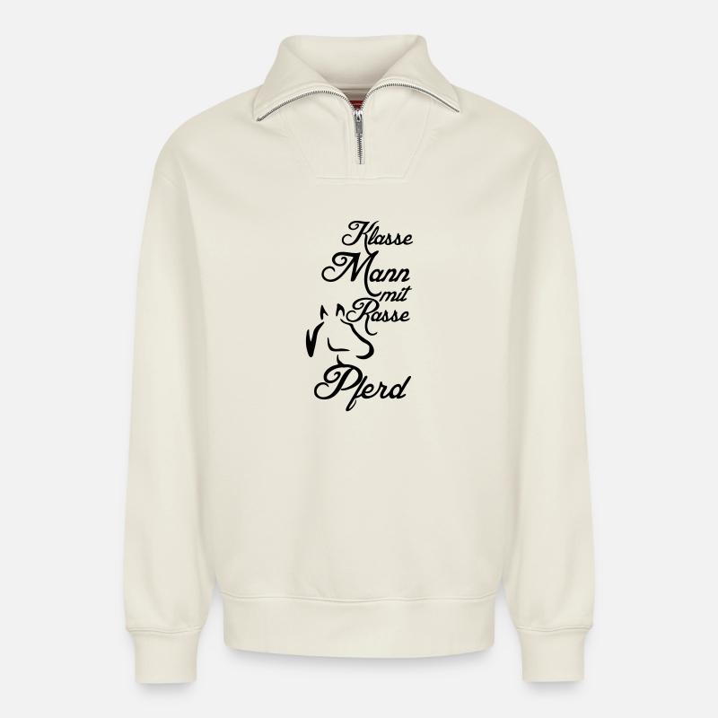 Klasse Mann - Rassepferd Geschenk - Relaxed Unisex Organic Half Zip Sweatshirt – von SPREAD - Naturweiß