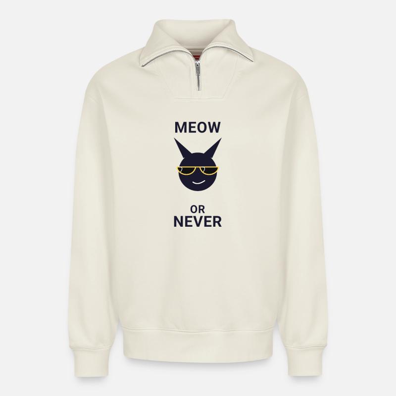 Miau oder nie Sonnenbrillenkatze - Relaxed Unisex Organic Half Zip Sweatshirt – von SPREAD - Naturweiß