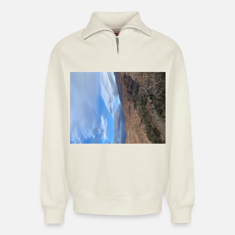 صورة لحضارة البربر - Relaxed Unisex Organic Half Zip Sweatshirt – von SPREAD - Naturweiß