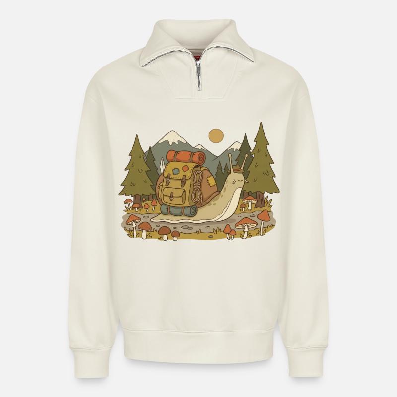 Waldpfad Rucksackabenteuer - Relaxed Unisex Organic Half Zip Sweatshirt – von SPREAD - Naturweiß