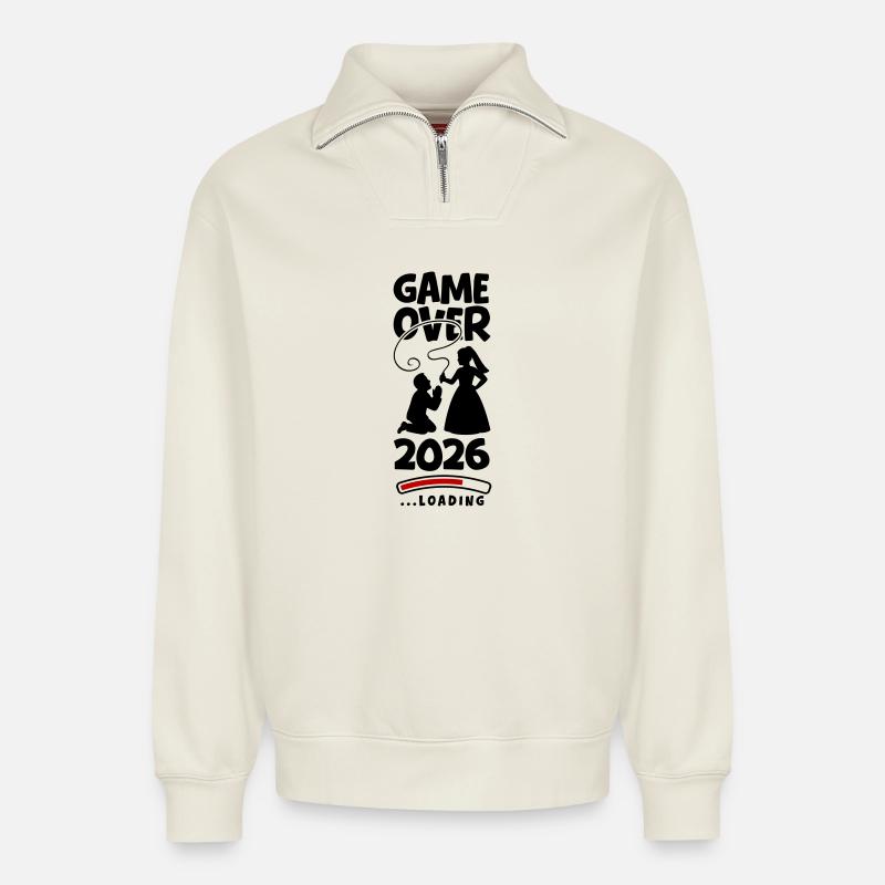 Hochzeit Game Over 2026 - Relaxed Unisex Organic Half Zip Sweatshirt – von SPREAD - Naturweiß