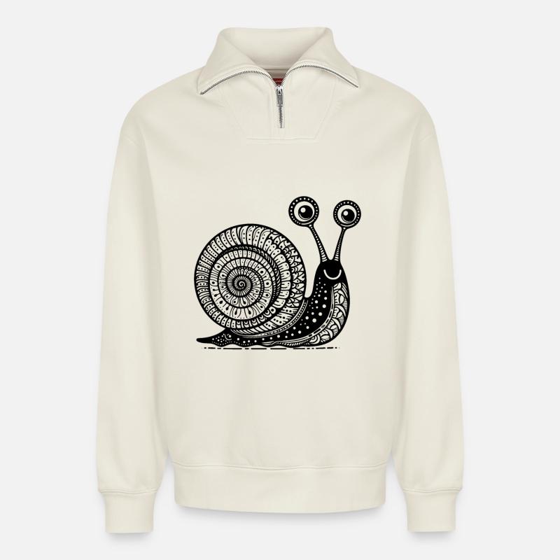 Snail's Pace: Langsame und stetige Zen-Kunst - Relaxed Unisex Organic Half Zip Sweatshirt – von SPREAD - Naturweiß
