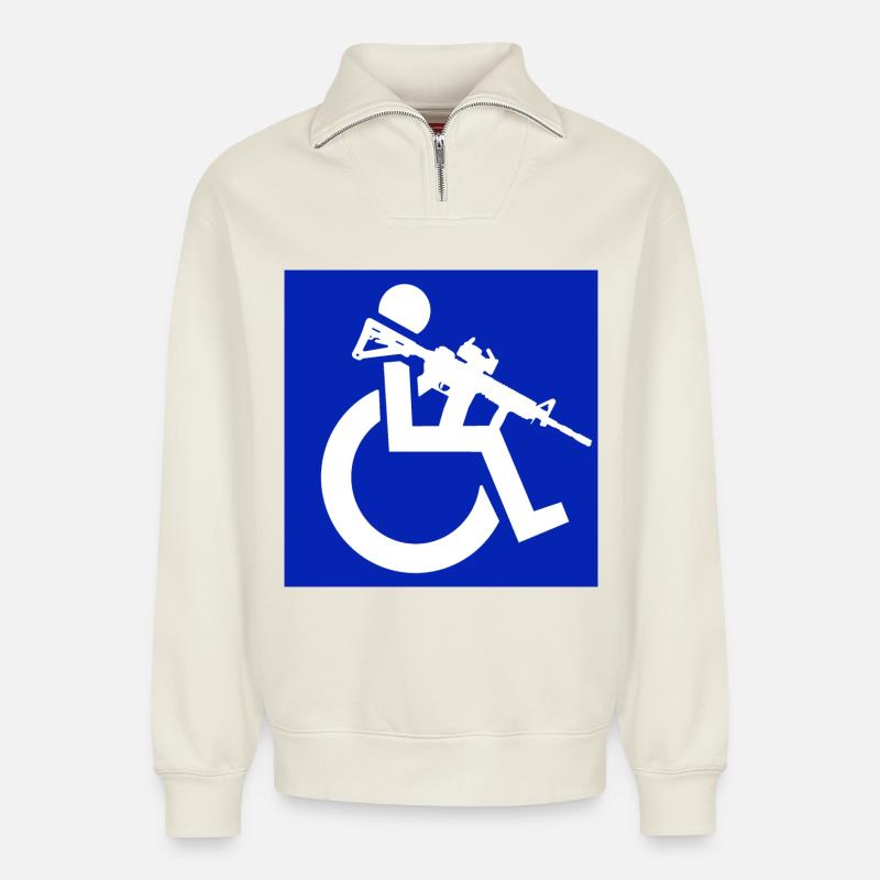 Bild eines Rollstuhlfahrers mit einem Gewehr # - Relaxed Unisex Organic Half Zip Sweatshirt – von SPREAD - Naturweiß