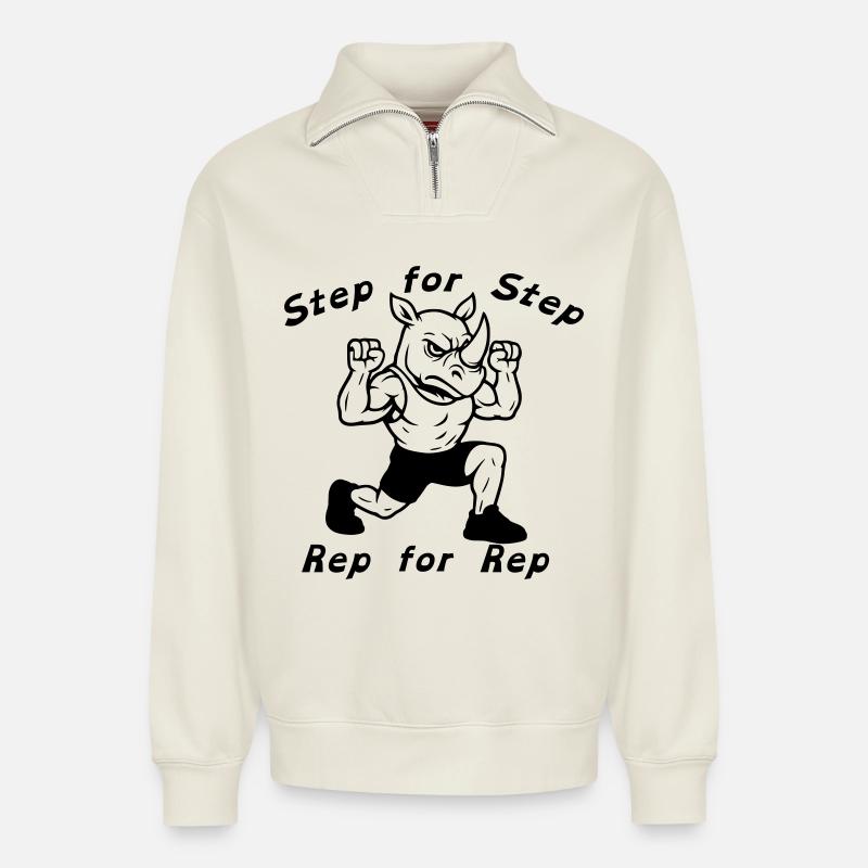 Nashorn Bei Übung - Relaxed Unisex Organic Half Zip Sweatshirt – von SPREAD - Naturweiß