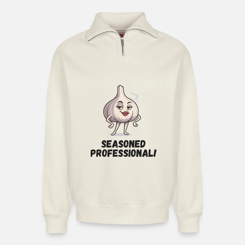 Knoblauch Dame - selbstbewusst Karikatur  - Relaxed Unisex Organic Half Zip Sweatshirt – von SPREAD - Naturweiß
