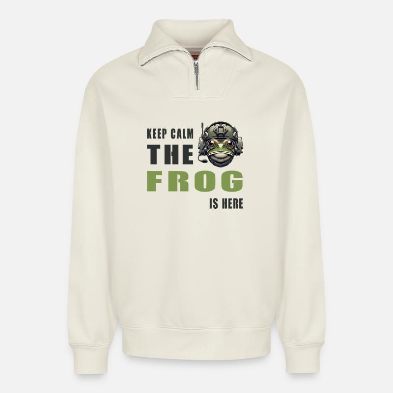 Kampffrosch – Keep Calm Style - Relaxed Unisex Organic Half Zip Sweatshirt – von SPREAD - Naturweiß