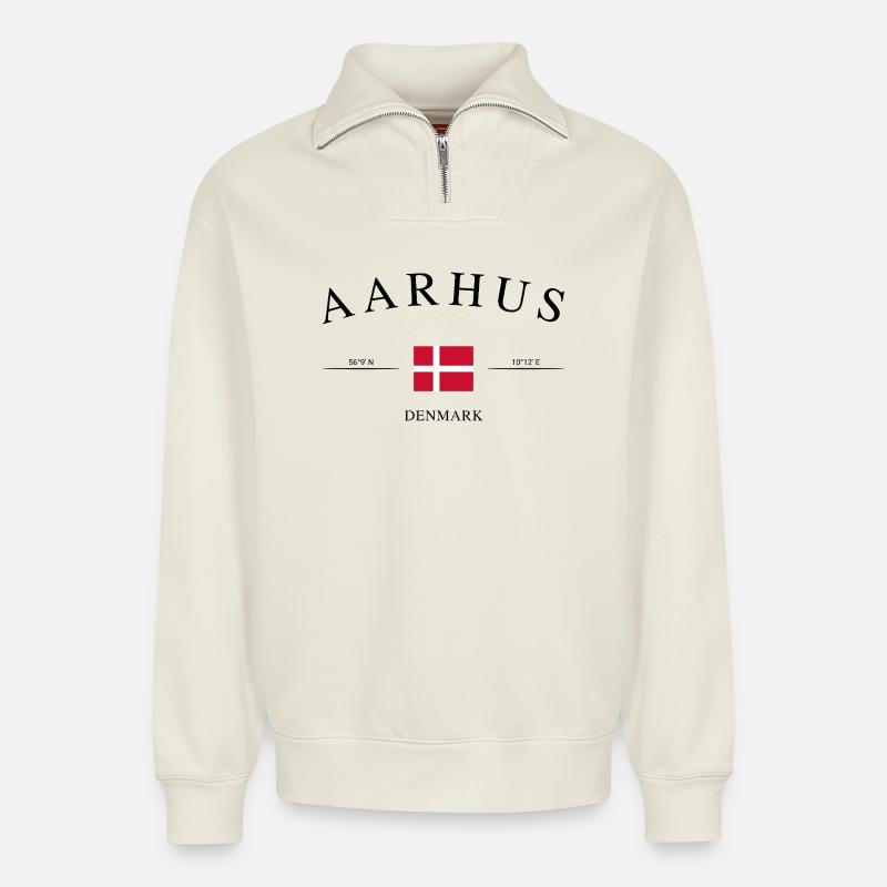 Aarhus Dänemark – Urlaub Souvenir & Geschenk - Relaxed Unisex Organic Half Zip Sweatshirt – von SPREAD - Naturweiß