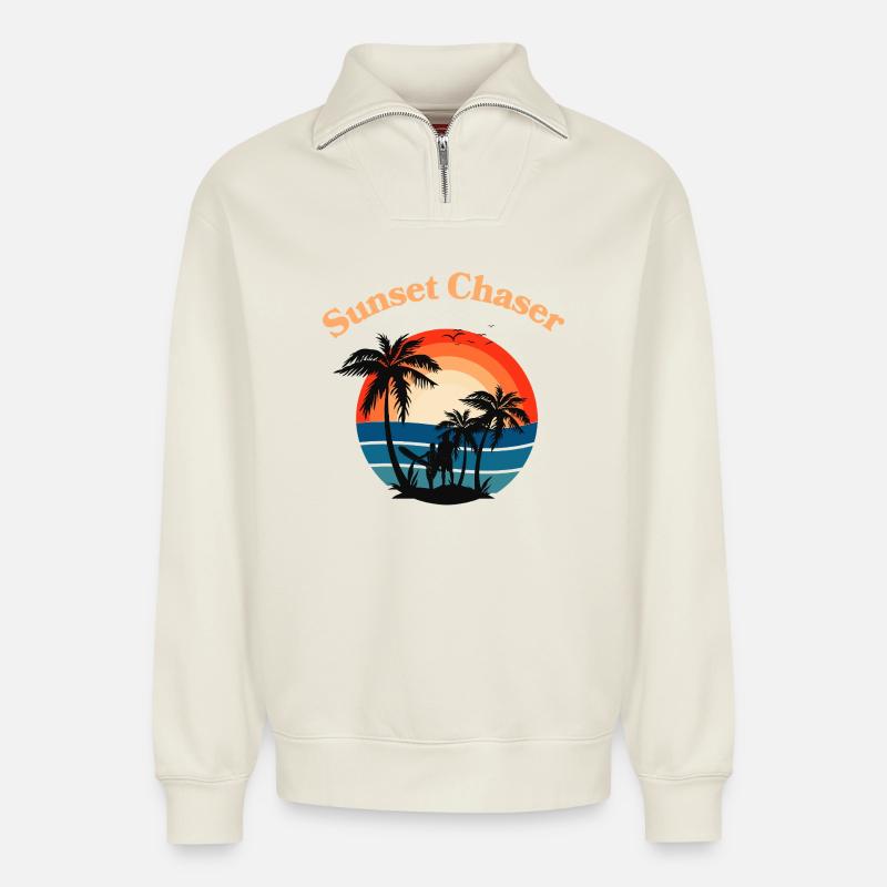 Retro Surfer Sunset Palm Tree Graphic - Sweat unisexe décontracté en coton biologique à demi-zip – de SPREAD - blanc cassé