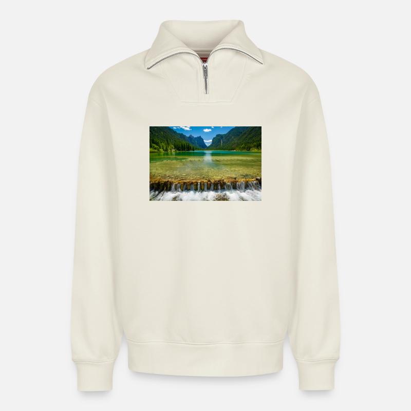 Toblacher See in den Dolomiten - Relaxed Unisex Organic Half Zip Sweatshirt – von SPREAD - Naturweiß