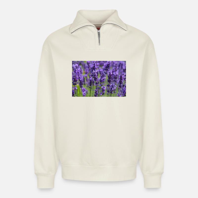 Lavendelfeld-Traumlandschaft - Relaxed Unisex Organic Half Zip Sweatshirt – von SPREAD - Naturweiß