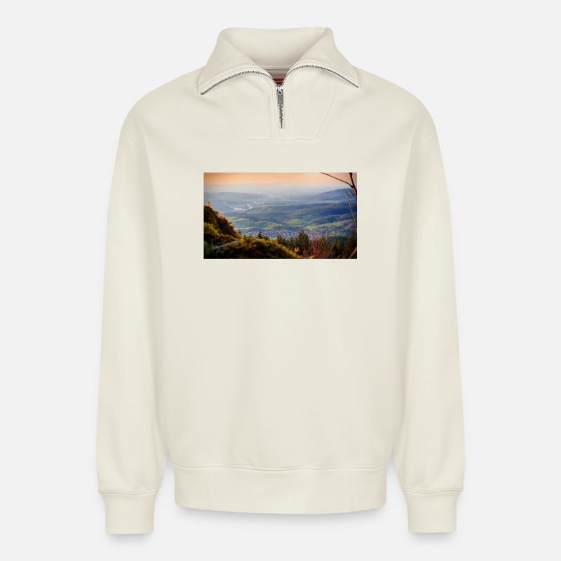 Abendpanorama Berglandschaft - Relaxed Unisex Organic Half Zip Sweatshirt – von SPREAD - Naturweiß