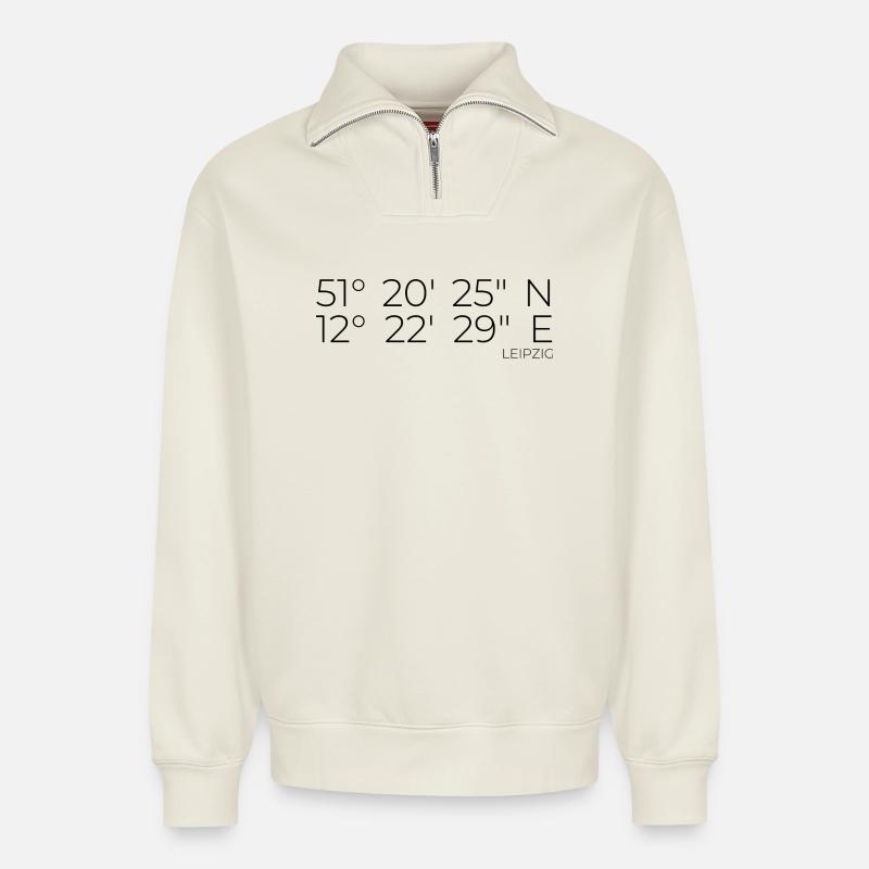 Koordinaten Leipzig - Relaxed Unisex Organic Half Zip Sweatshirt – von SPREAD - Naturweiß