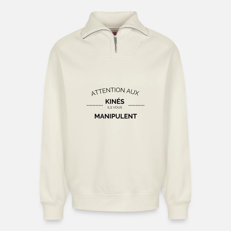 Les kinés vous manipulent ! - Sweat unisexe décontracté en coton biologique à demi-zip – de SPREAD - blanc cassé