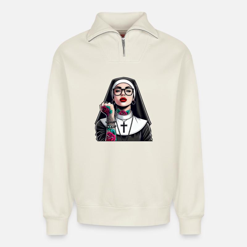 Nonne mit Tattoo - Relaxed Unisex Organic Half Zip Sweatshirt – von SPREAD - Naturweiß