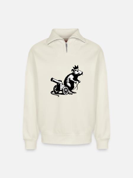 Kaiserratte auf Kanonenwagen | Königsratte - Relaxed Unisex Organic Half Zip Sweatshirt – von SPREAD - Naturweiß