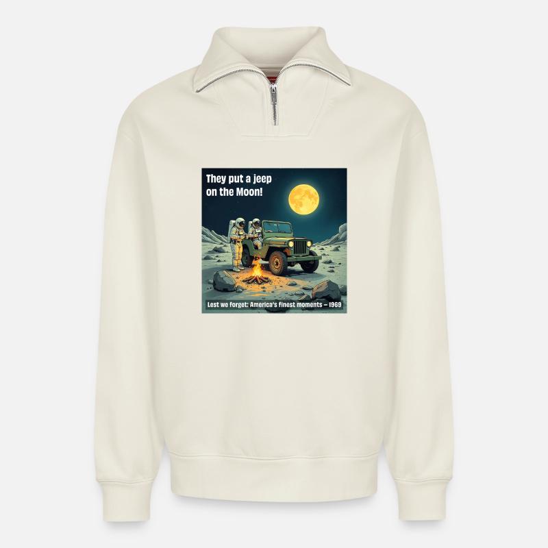 Mond Jeep Abenteuer 1969 - Relaxed Unisex Organic Half Zip Sweatshirt – von SPREAD - Naturweiß