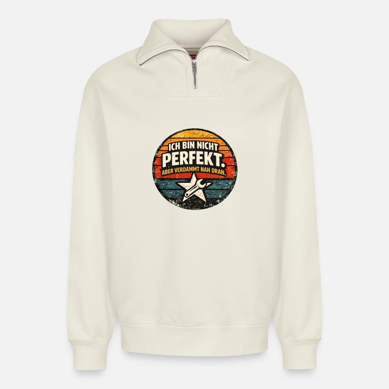 Nicht perfekt, aber nah dran - Relaxed Unisex Organic Half Zip Sweatshirt – von SPREAD - Naturweiß