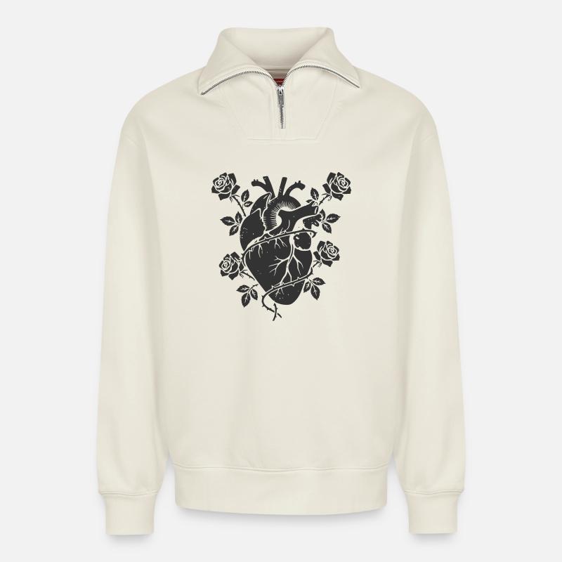 Anatomisches Herz Rosen Gothic - Relaxed Unisex Organic Half Zip Sweatshirt – von SPREAD - Naturweiß