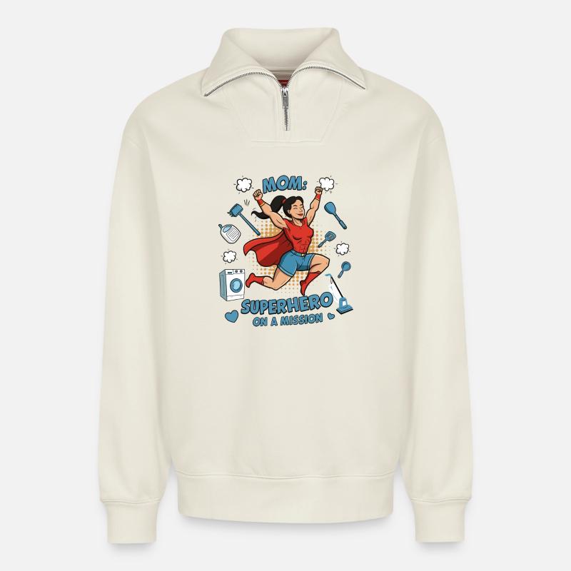 Mutter, Superheldin auf einer Mission ! - Relaxed Unisex Organic Half Zip Sweatshirt – von SPREAD - Naturweiß