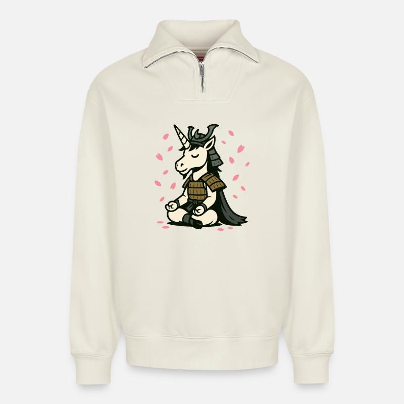 Meditierendes Samurai-Einhorn mit Kirschblüten - Relaxed Unisex Organic Half Zip Sweatshirt – von SPREAD - Naturweiß