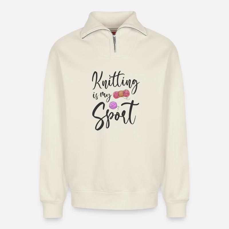 Stricken Strickerin - Relaxed Unisex Organic Half Zip Sweatshirt – von SPREAD - Naturweiß