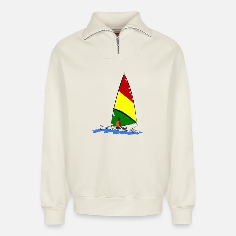 Segelboot mit Segler - Relaxed Unisex Organic Half Zip Sweatshirt – von SPREAD - Naturweiß