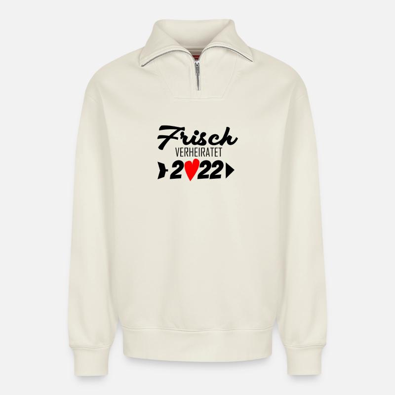 Frisch verheiratet 2022 - Relaxed Unisex Organic Half Zip Sweatshirt – von SPREAD - Naturweiß