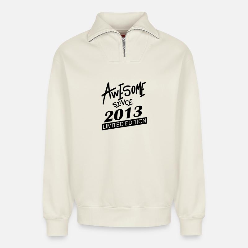 2013 - Millésime 2013 - Sweat unisexe décontracté en coton biologique à demi-zip – de SPREAD - blanc cassé